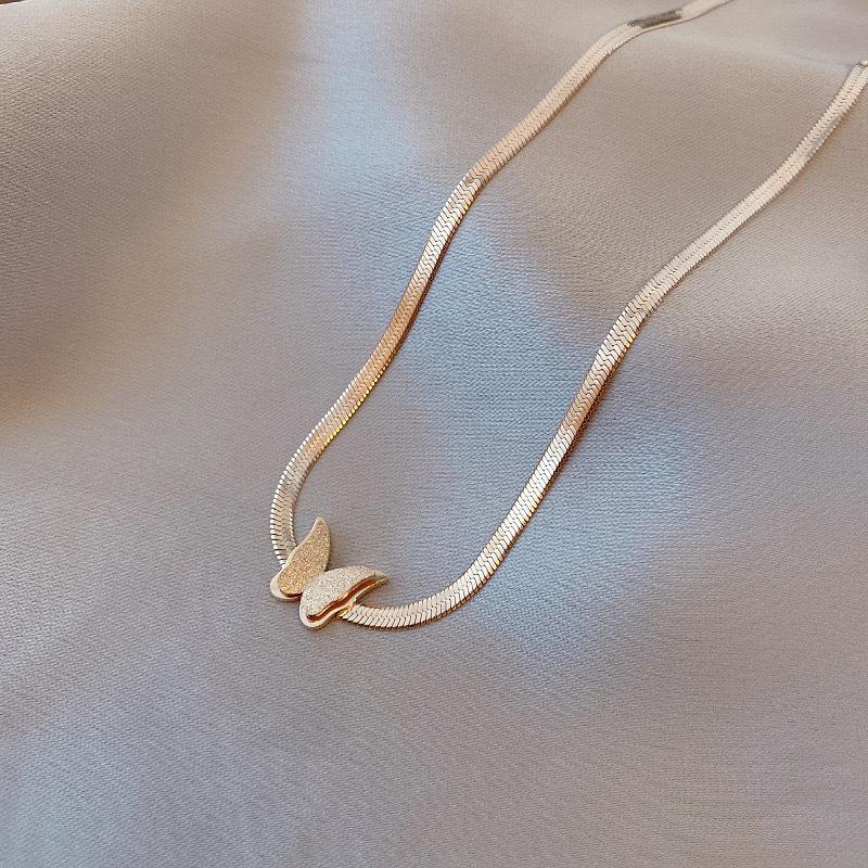 Butterfly Necklace with Color-Retaining Zircon - Fashionable, Versatile Women's Jewelry Accessory.