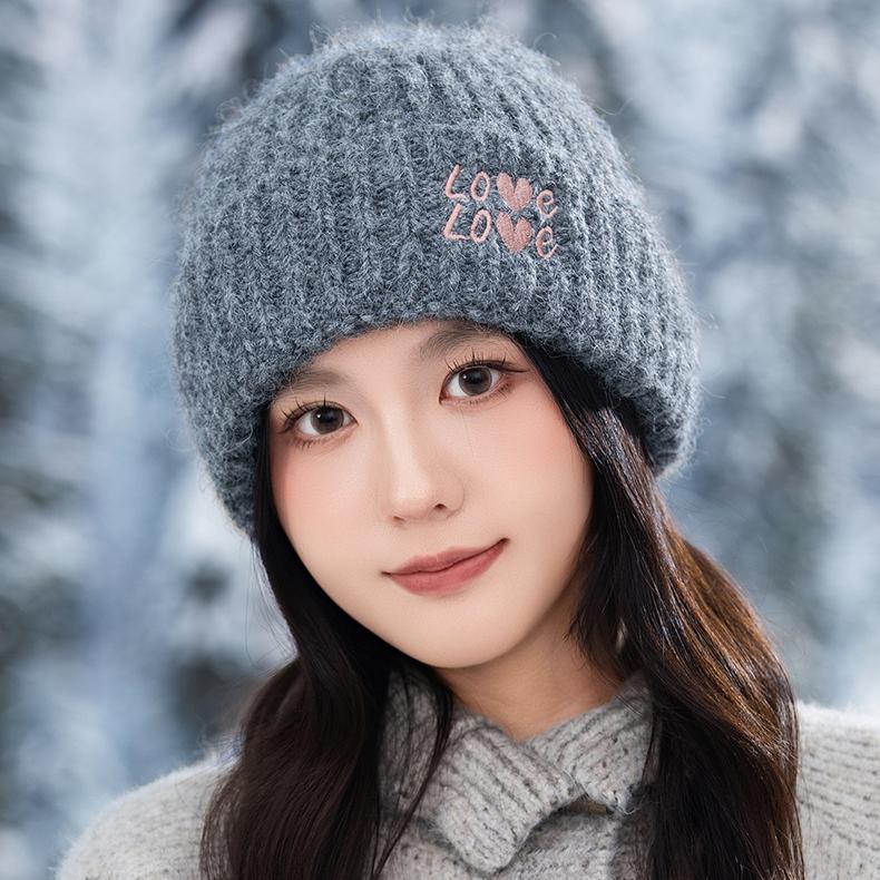 Herbst- und Winterbuchstabe LIEBE Winddichte Warme Wollmütze Winddicht Ohrenschützer Pullovermütze