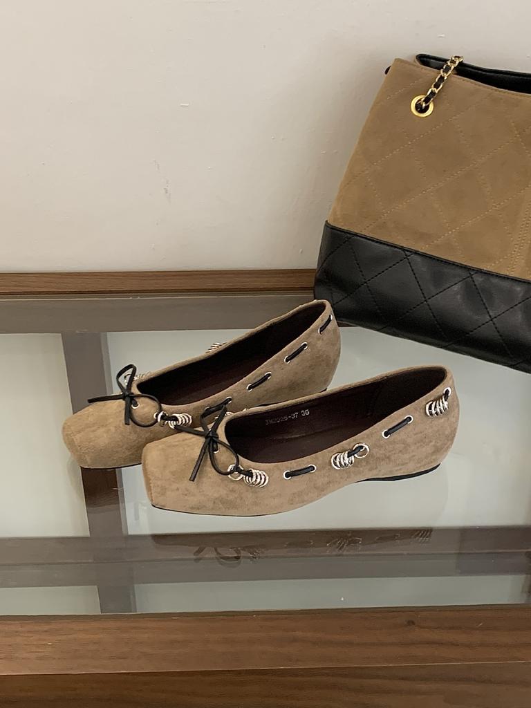 2025 Autumn and Winter New Square Head Shallow Mouth Suede Metal Buckle Bow Inner Slope Heel Commuter Work Women's Single Shoes