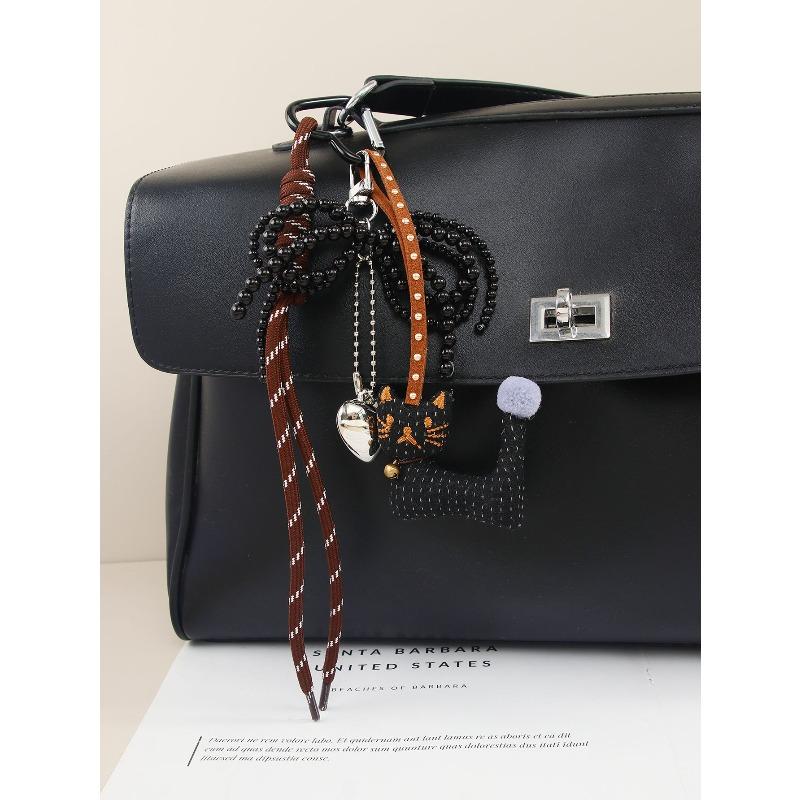 Exquisite and high-value versatile cartoon three-dimensional bunny love pendant cute bag pendant keychain