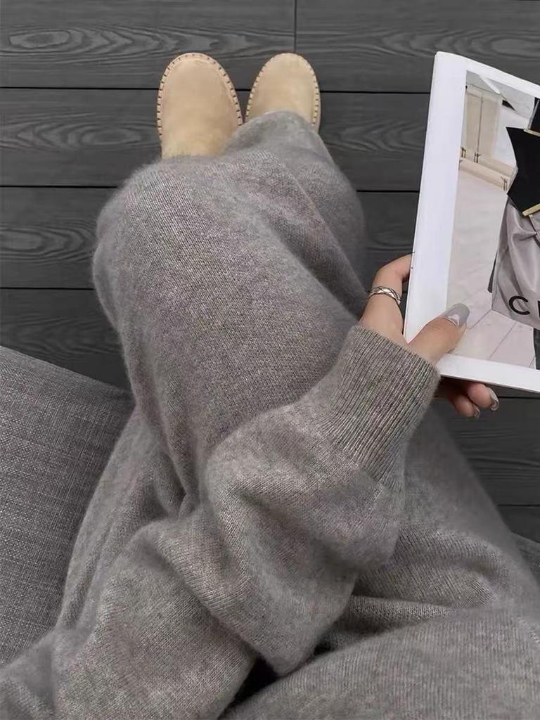 Autumn/Winter Women's European Style Elephant Embroidery Wool Sweater & Pants Set