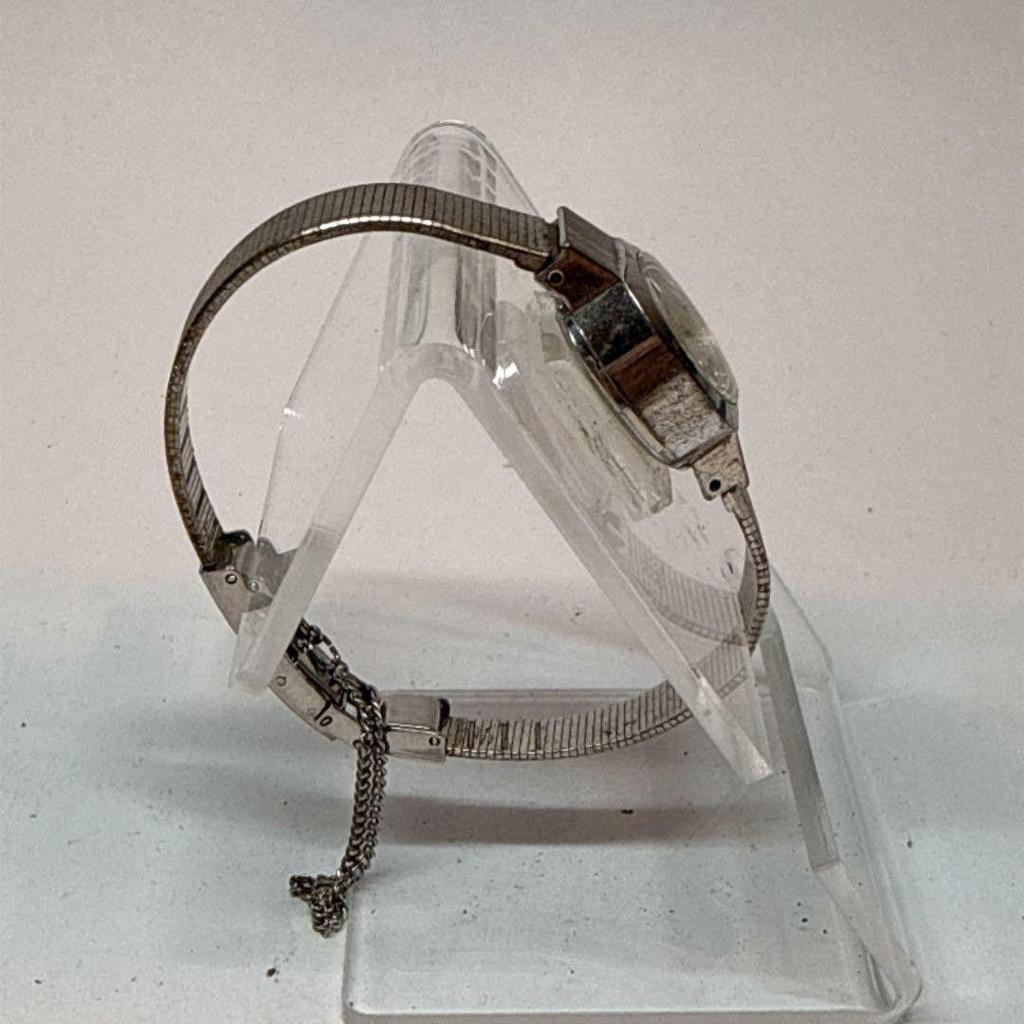 Used Working, Beautiful Condition SEIKO Ladies Watch, Manual Wind, Shell Dial