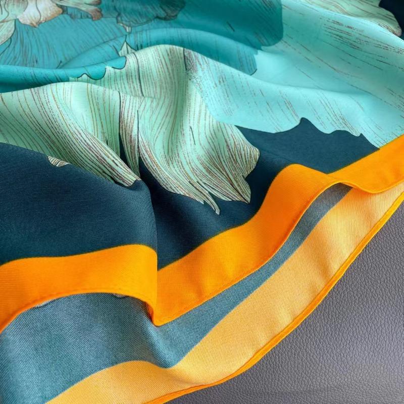 Korean Style Vintage Floral Printed Silk Square Scarf For Women Travel Decoration