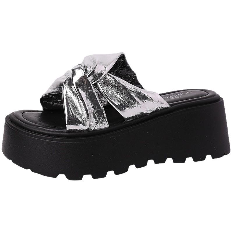 French Retro Kinky Thick-soled Heightening Cool Slippers Women's 2025 Summer New Versatile Skirt One-word Sandals