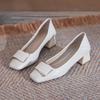 Damenschuhe aus echtem Leder im Sommer 2024 mit klobigem Absatz und quadratischer Zehenpartie – Oma-Pumps im französischen Stil mit mittlerem Absatz