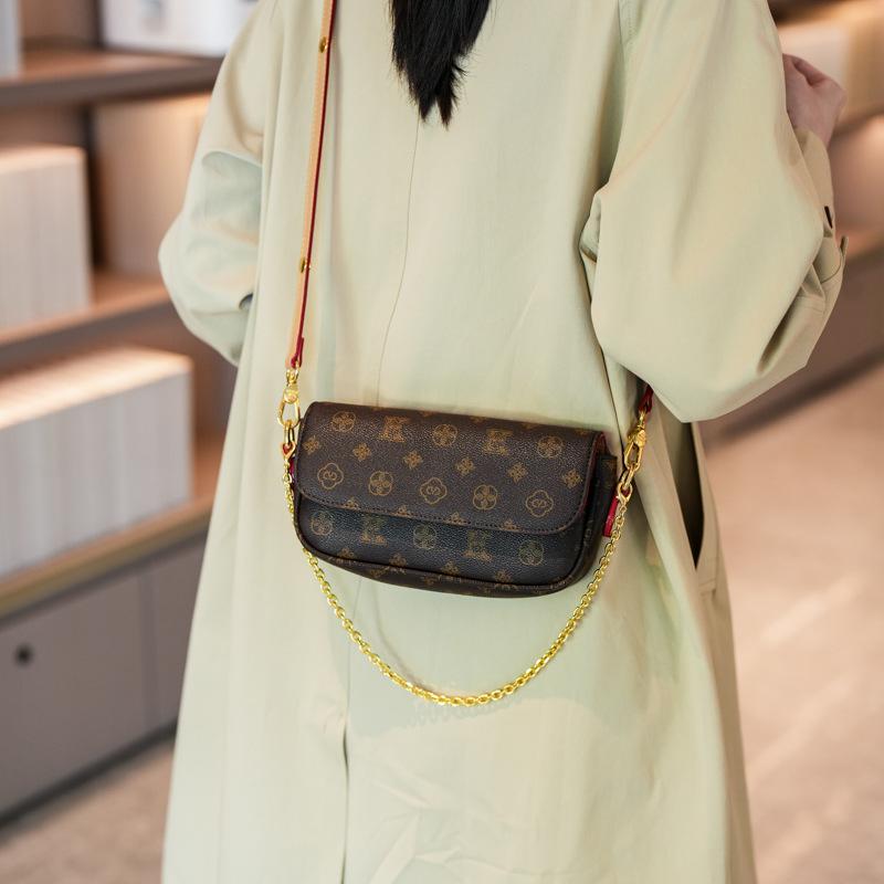 High-end fashion small square bag women's new retro printing versatile contrasting color chain shoulder bag oblique span bag