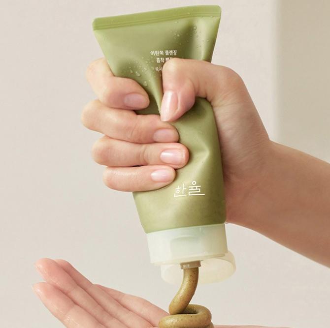Korean Mugwort Cleanser – HANYUL Deep Cleansing Foam
