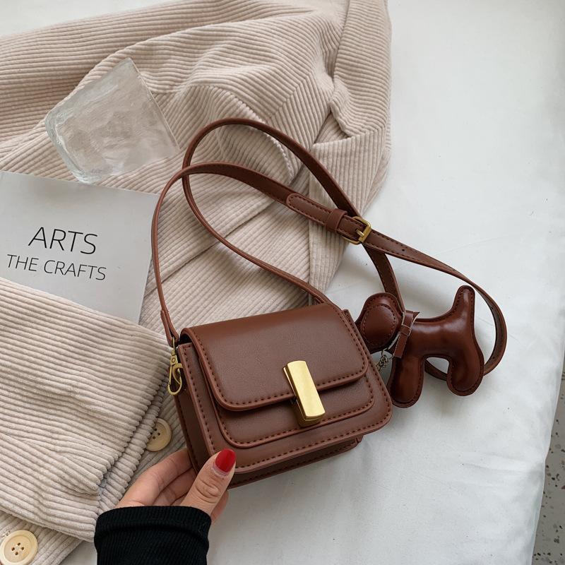 Bag Women's Messenger Bag Beautiful Personalized Retro Small Bag 2025 Autumn New Shoulder Armpit Bag Small Square Bag