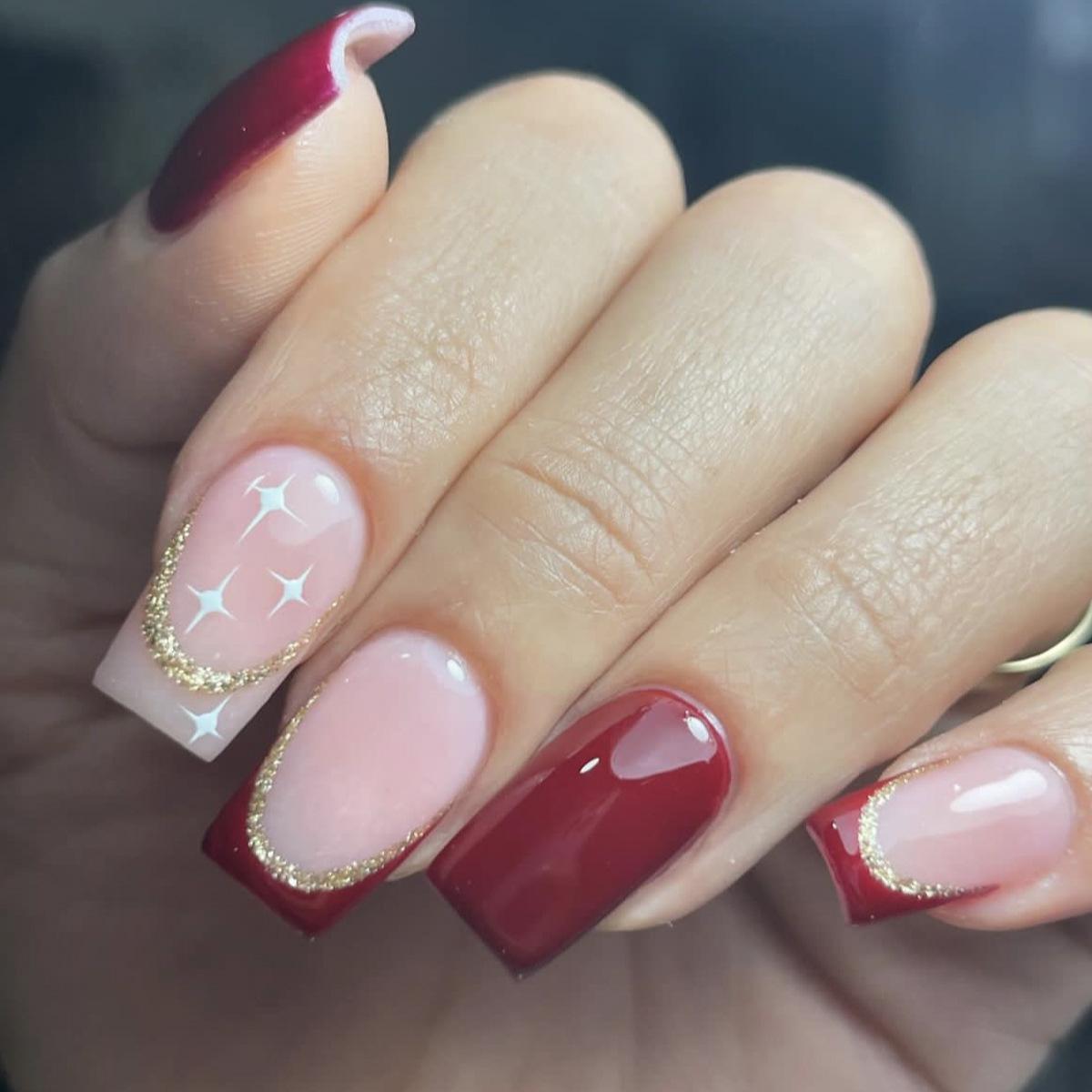 

Burgundy Gold Line French Tip Star Print Detachable Fake Nails Manicure