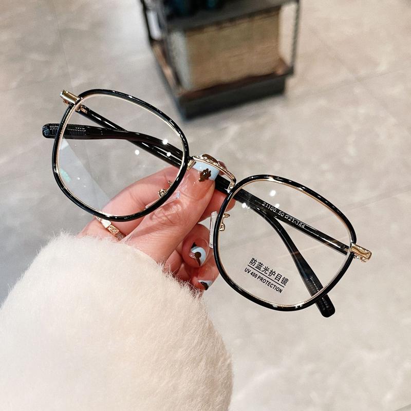 Korean Fashion Men And Women Square Black Frame Classic Anti Blue Light Glasses TR Retro Versatile Anti-radiation Eyeglasses Can Replaceable Lenses