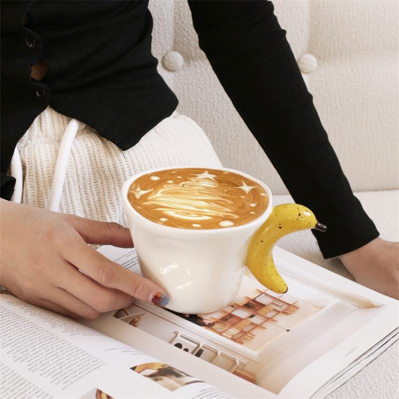 

1Pc Original Banana Apple Cup Mug, Hand-Painted Ceramic Coffee Cup Couple Cup, Suitable for Home Drinking Water, Breakfast Milk Cup 301-400ml