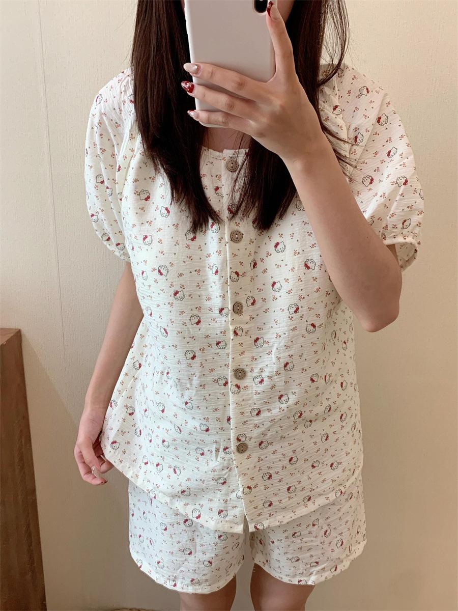 

Full of cute Hello Kitty pajamas women s summer short-sleeved shorts two-piece set girl casual round neck loungewear S