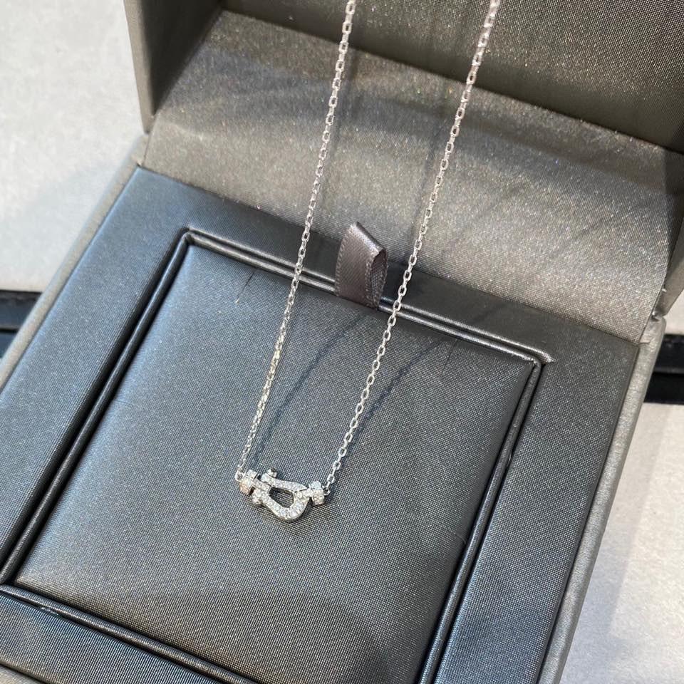 Necklace Plated 18k Rose Gold with Diamonds Small Clavicle Chain CNC High Version Niche Style