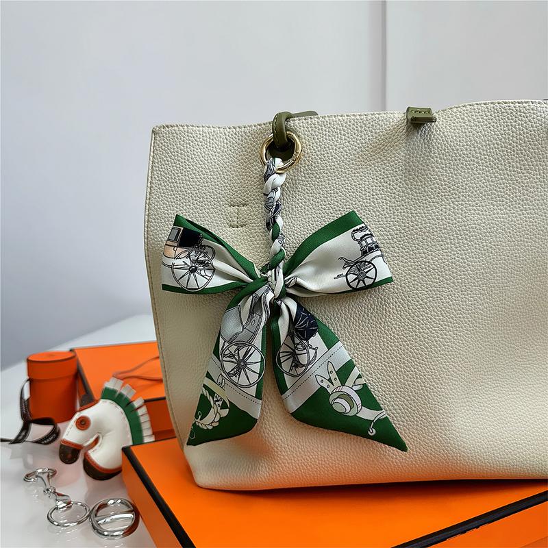 Плетеный вручную шелковый шарф, брелок, подвеска, красочный бант, декоративный милый бант из ленты для сумки, изысканное украшение для рюкзака, подарки A15