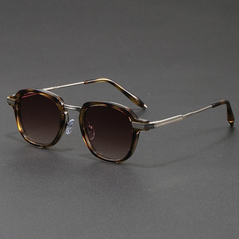 Vintage Round Sunglasses for Women Men Fashionable Glasses Retro Geometric Round Frame Simple Design UV400 Protection Men Women