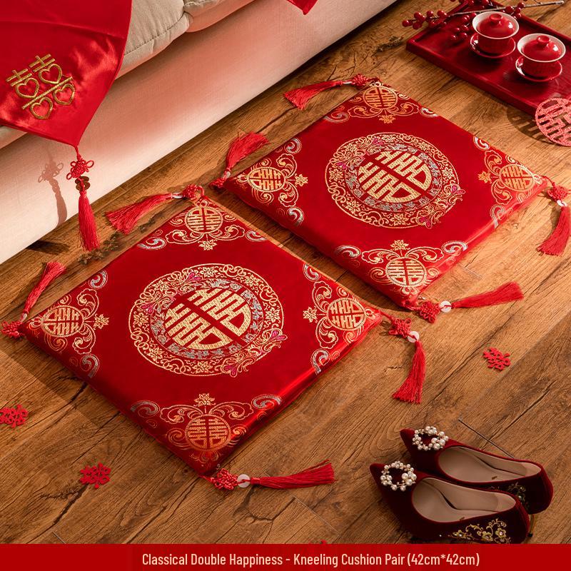 Red Wedding Kneeling Cushions for Newlyweds: Perfect for Blessings, Tea Ceremony, and Traditional Kowtow Rituals.