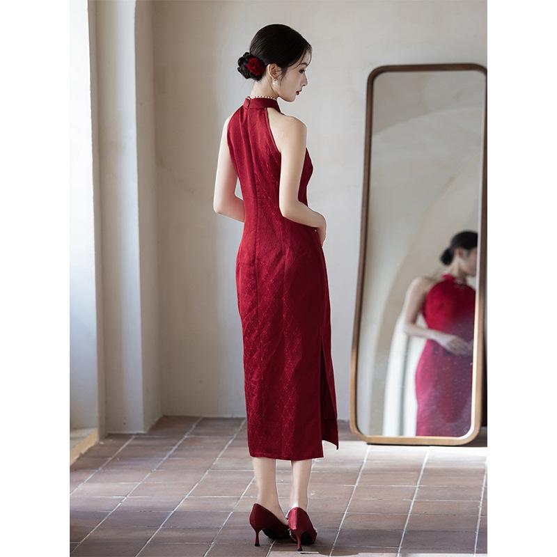 Red morning robe women's new Chinese cheongsam toast dress bride improved young sleeveless neck wedding engagement dress