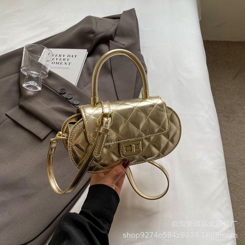 

French niche fashion portable small bag women s bag 2025 new trendy temperament shoulder bag foreign style messenger small square bag золотой