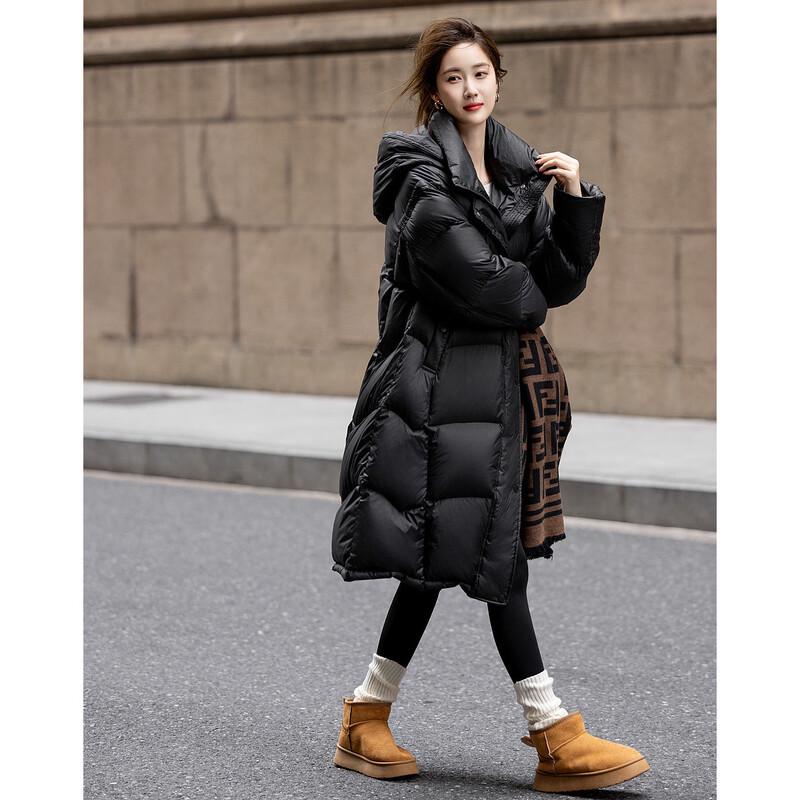 DEMANA Damen Winterjacke, 15D, ultraleicht, 90 % Entendaunenfüllung, Kapuze, gesteppt