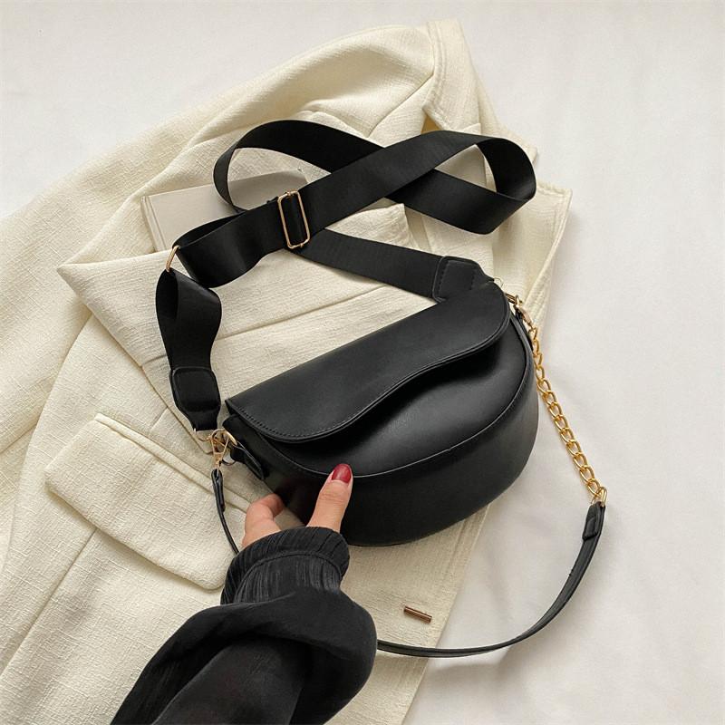 Винтажная минималистичная женская сумка-седло Стильная модная сумка через плечо Идеально подходит для осени чёрный