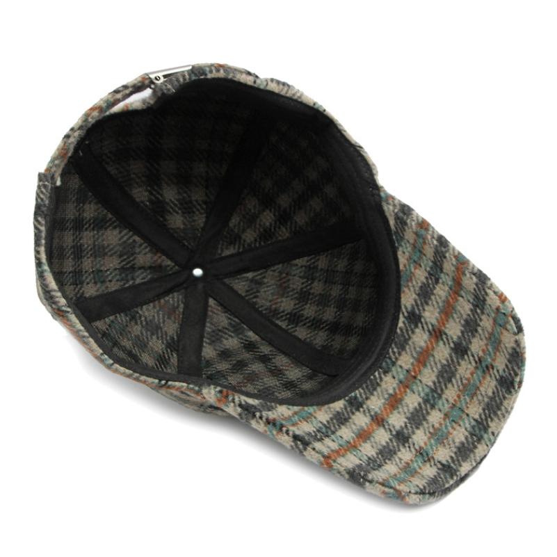 Elegant Plaid Fleece-Blend Baseball Cap - Thick, Warm & Casual British Retro Style, Two-Tone Design for Everyday