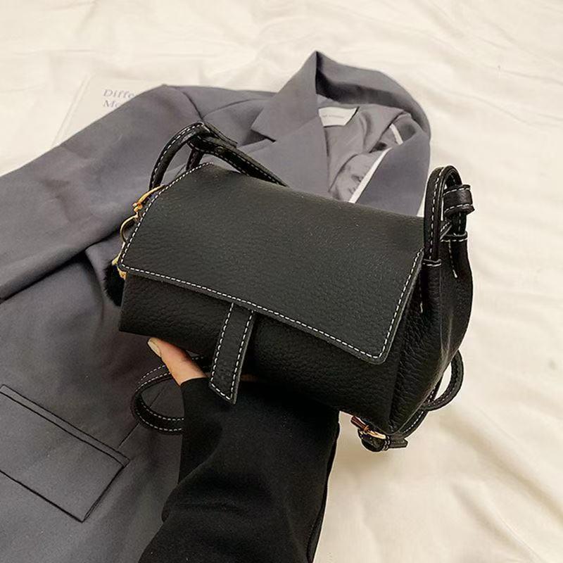 Minimalist Retro Chic Crossbody Pillow Bag for Women