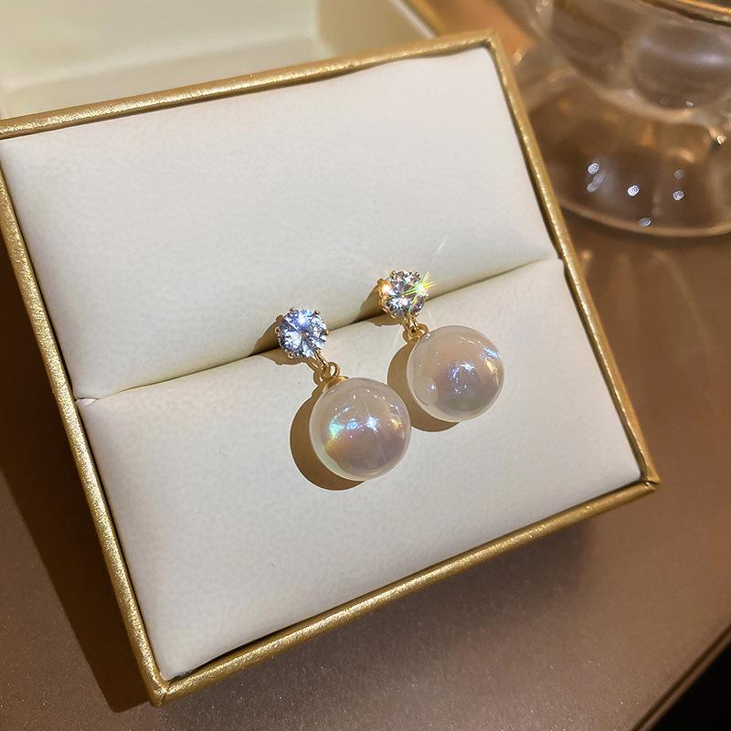 French Retro Zircon & Pearl Geometric Stud Earrings: Luxurious and Fashionable Accessories for Women