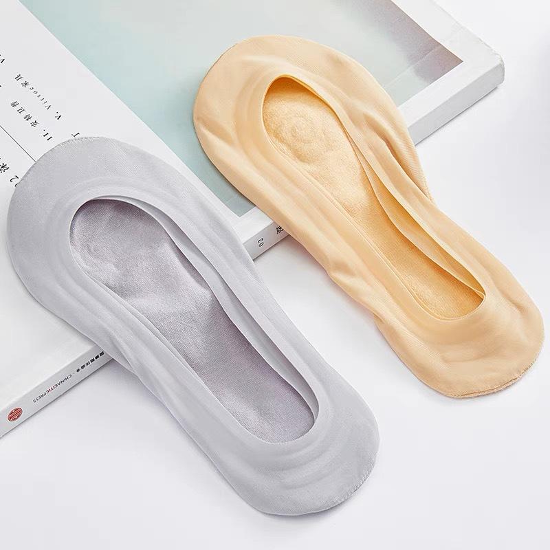 Ice Silk Low-Cut Women's Invisible Non-Slip Boat Socks - Summer Trend