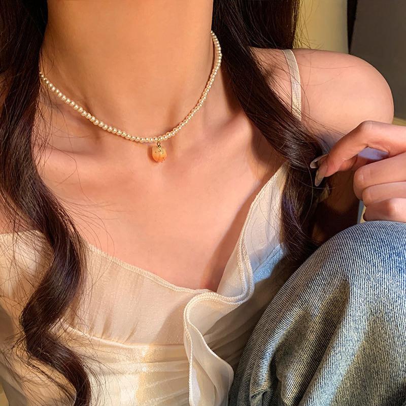 Peach Pendant Pearl Necklace for Women Exquisite Sweet Flower Bead Collarbone Chain Dopamine Style Casual Versatile Jewelry Gift