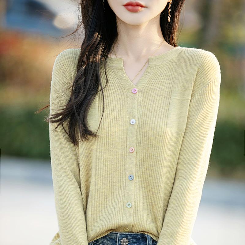 Cardigan ușor, 50% lână, 50% mătase de dud, pentru femei - tricotaje versatile pentru 4 sezoane pentru confort și stil pe tot parcursul anului