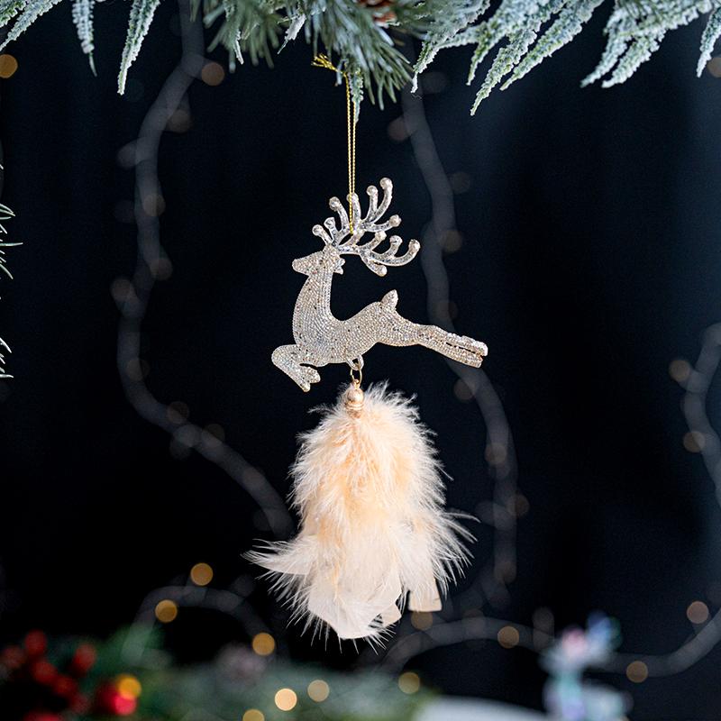 

1Pc Feather Pendant Holiday Pendant Christmas Christmas Elements Gift Atmosphere Christmas Feather Decoration