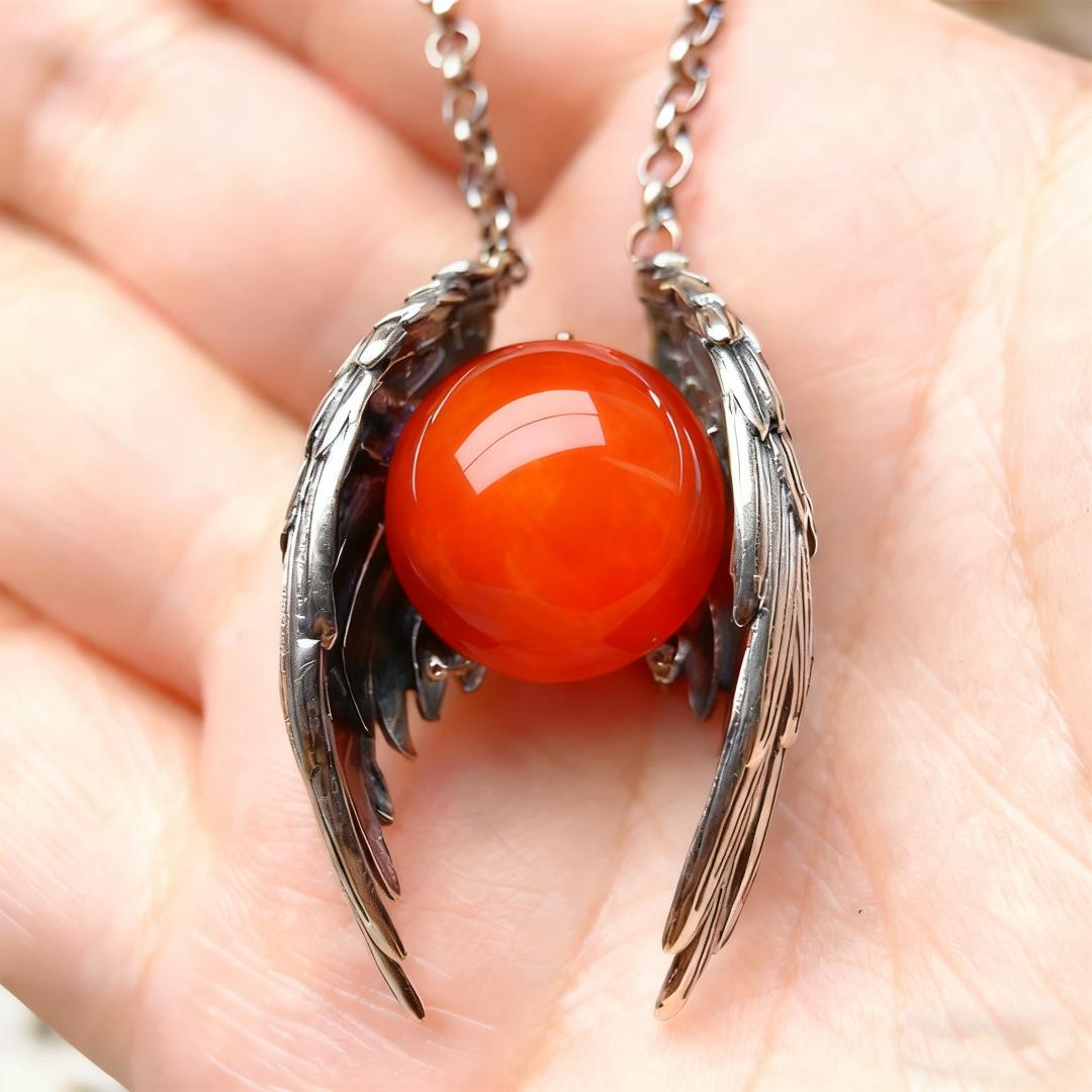 

Punk Retro Ghost Wings Round Crystal Pendant Necklace for Women Jewelry Accessory Gift червоний