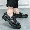 Zapatos de vestir de fiesta de moda urbana para hombre, con suela gruesa y puntera reforzada. Zapatos casuales de cuero genuino para hombre, modelo 2024.