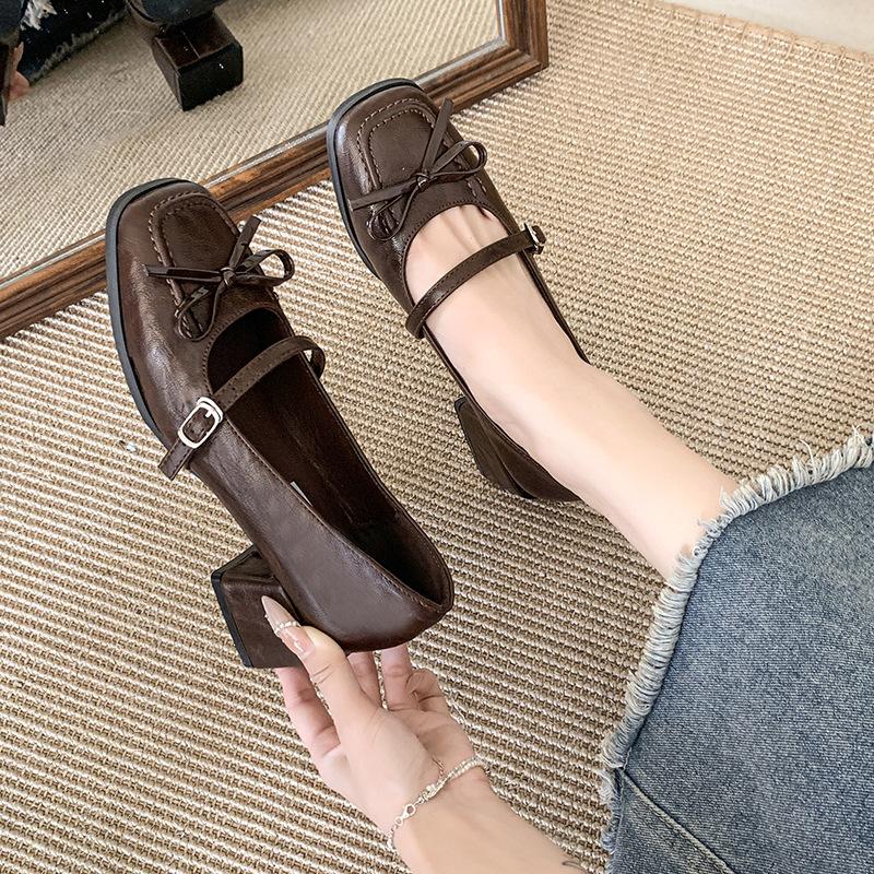 

French bow thick heel Mary Jane shoes women s 2025 autumn new temperament with skirt gentle wind light mouth single shoes 40 темно-коричневого
