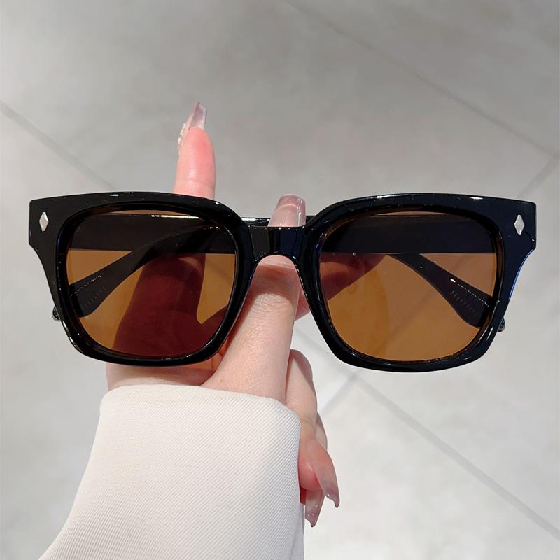 Square Fashion Women Sunglasses Leopard Print Shades Classic Black Men Sun Glasses for Outdoor Vacation Decoration Wear
