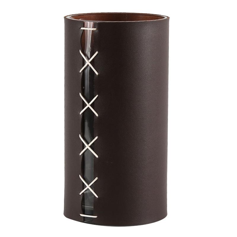 

Дизайнерский художественный кожаный вазон для цветов из веревки Декоративные украшения Модель комнаты отеля Цилиндрическая стеклянная ваза большого диаметра Brown - Medium