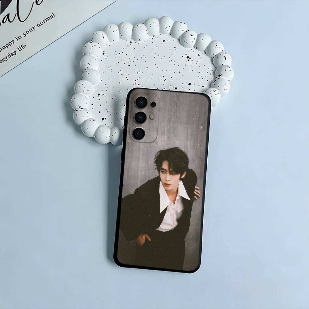actor-Yu Shi Phone Case For Samsung S25,S24,S21,S22,S23,S30,Ultra,S20,Plus,Fe,Lite,Black Soft Silicone