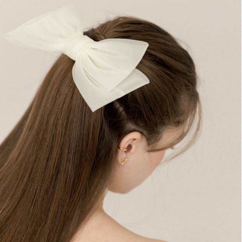 LILYKORI Pure Ivory Big Ribbon Pin