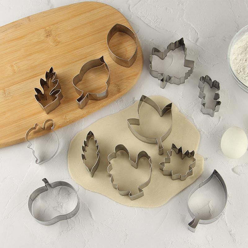 12 Stück Herbst Thanksgiving Ausstechformen Set Herbst Edelstahl Ausstechformen Formen Eichhörnchen Truthahn Ahornblatt