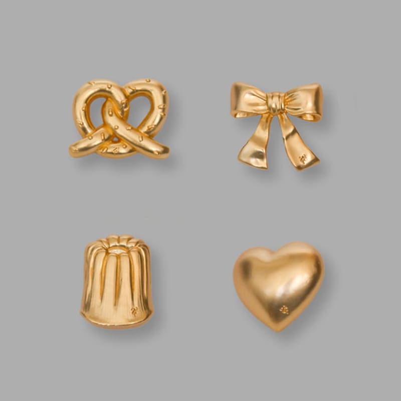 

shytimothee oversweet brooch_gold pretzel