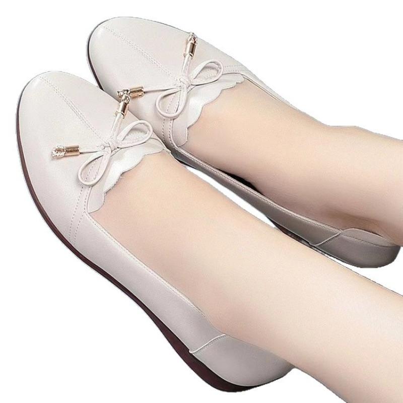 New single shoes soft leather women's autumn women's shoes middle-aged and elderly women's flat-bottomed large-size work leather shoes women