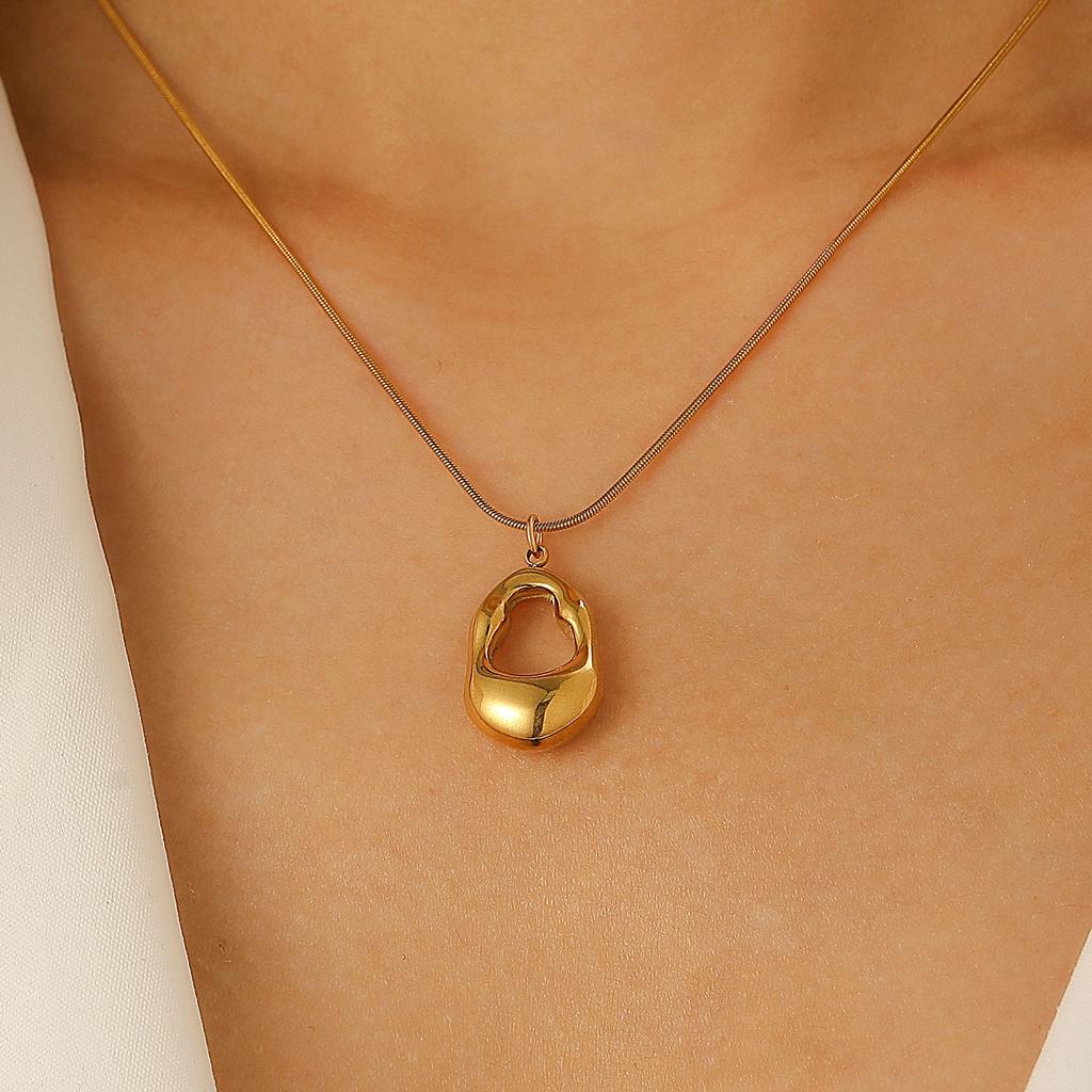 Hollow water drop necklace women's French simple daily commute versatile high-sense collarbone chain light luxury design sweater chain