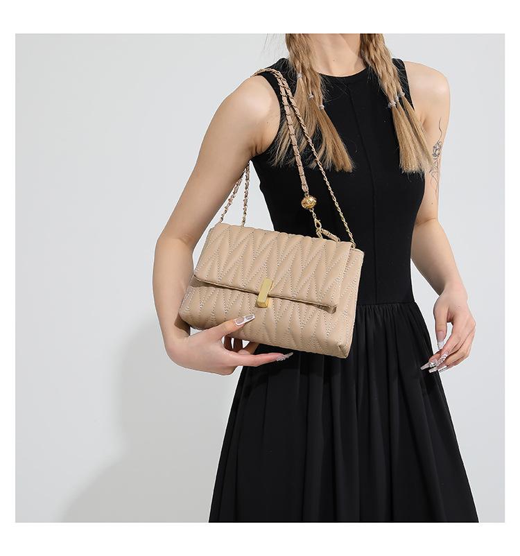 This Year's Trendy Women’s High-End Single Shoulder Bag - 2024 Summer Fashion Small Square Chain Bag.