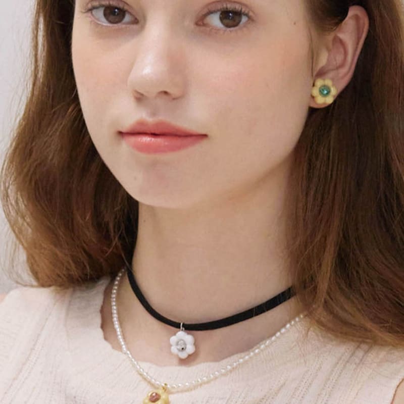 

luvinball Daisy Snowball Choker White Aqua