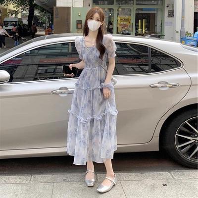 Vestido Longo Floral Retrô Verão 2025 com Gola Quadrada e Borda Orelha de Madeira