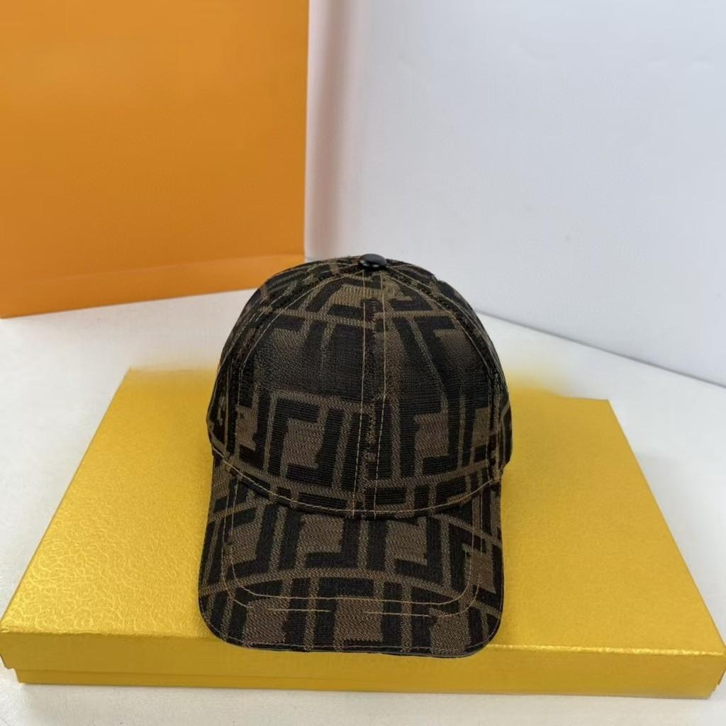 Markowa czapka z daszkiem z regulowanym paskiem do streetwearu i ochrony przed słońcem