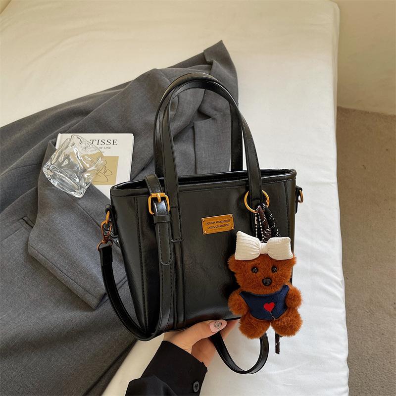 Fashion commuter large-capacity bag women's 2025 new high-value foreign fashion shoulder bag handbag women