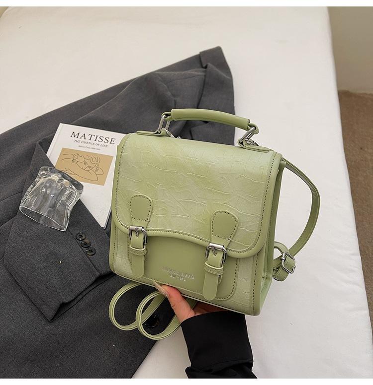 

В этом году популярный женский рюкзак с контрастными цветами 2025 новый рюкзак в иностранном стиле простой портативный маленький рюкзак летний тренд