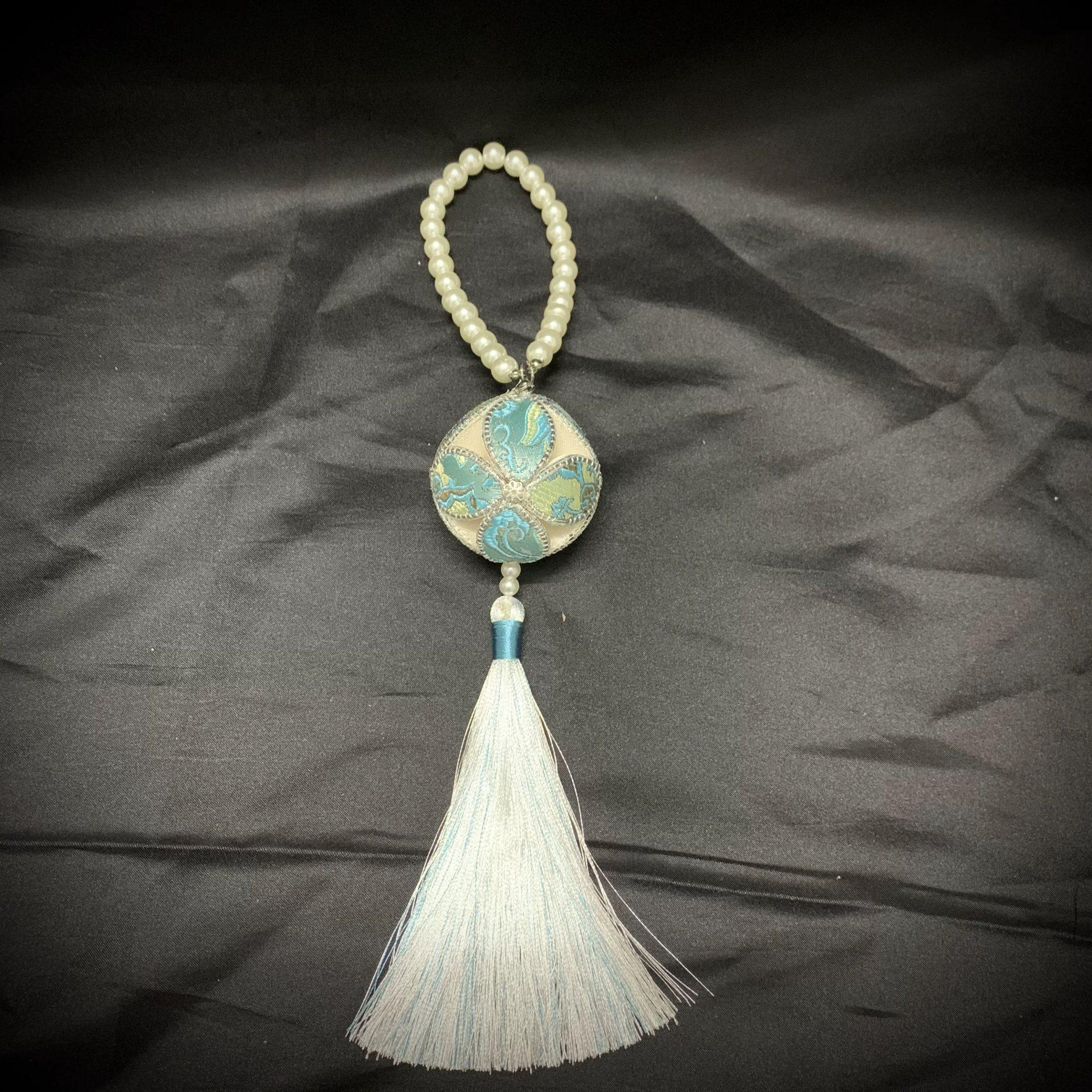 

Гуанси Цзинси Вышитый Шар Брокат Чжуан Подвеска - 4 см Чисто Ручная Работа Этническое Ремесло