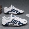 Sneakers Bianchi da Uomo 2026 Primavera Autunno Nuova Moda Antiscivolo Scarpe Sportive da Corsa Leggere Comode da Esterno Casual Piatte